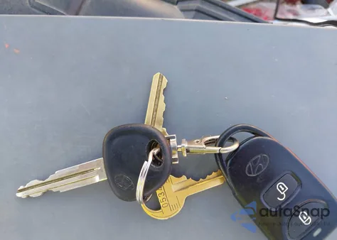 2006 Hyundai Tucson Gl from USA, damaged, VIN KM8JM12BX6U402425